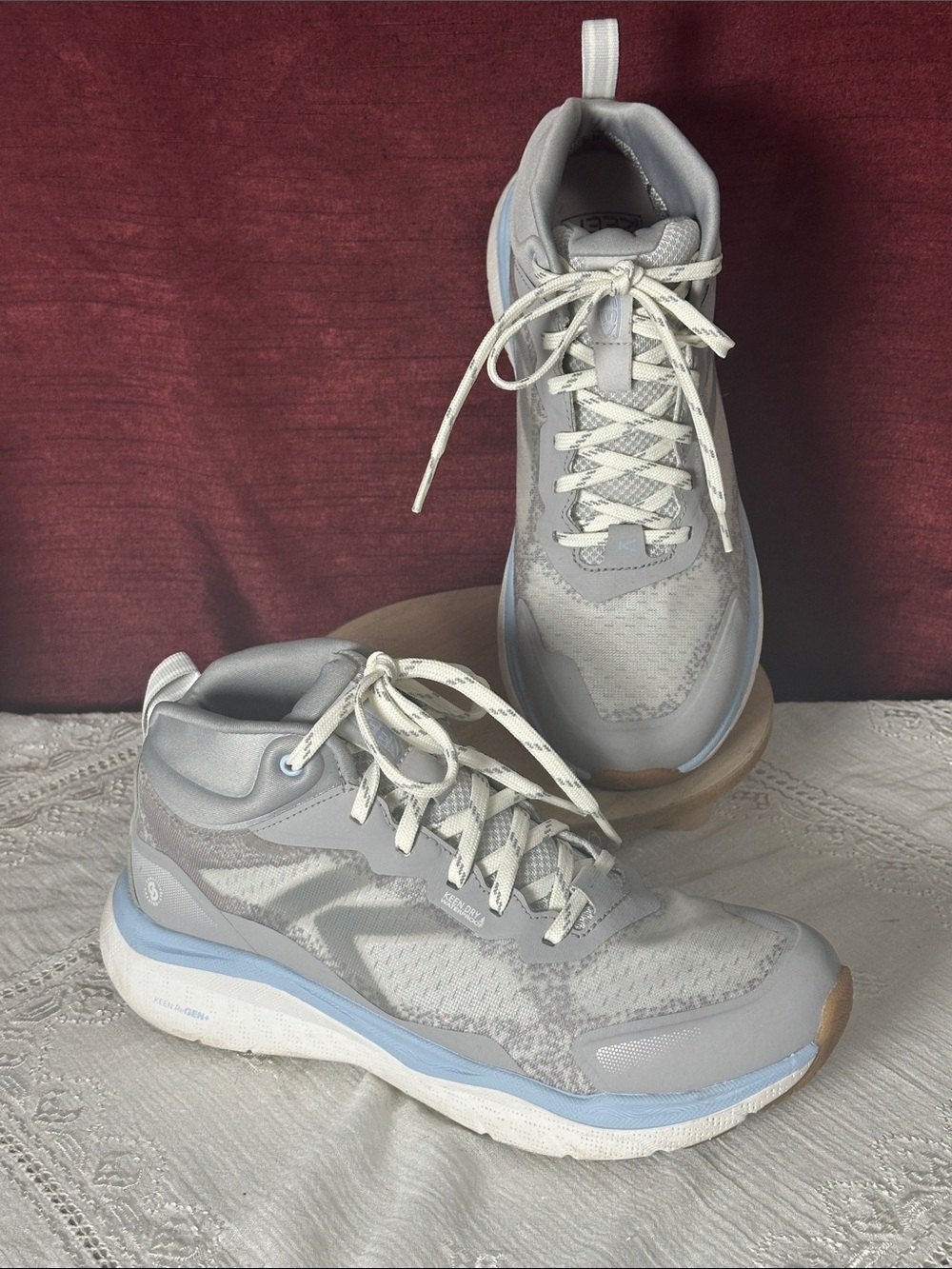 KEEN Leiki Mid WP Hiking Boots • Women’s 7 • Vapor/Skyway ☁️💙